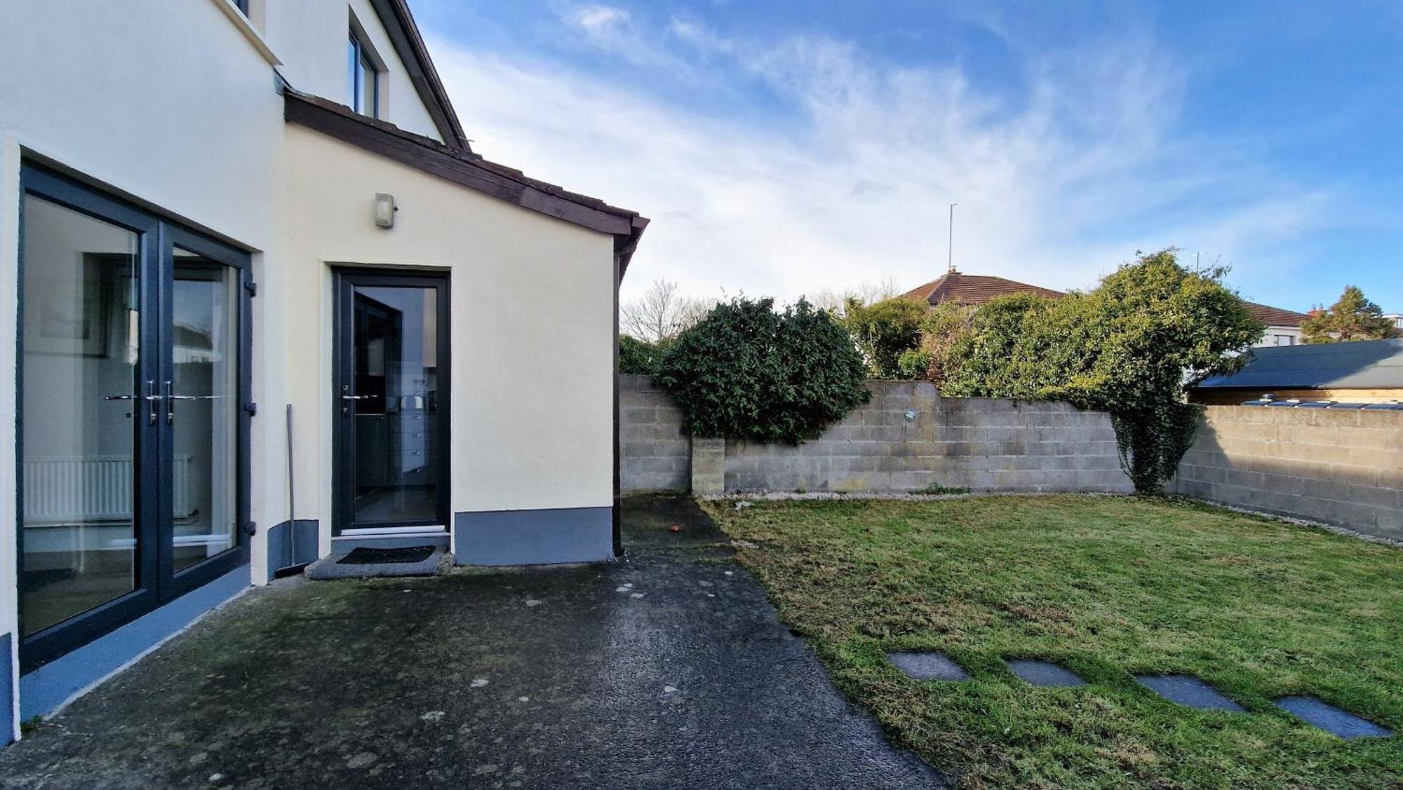 2 Minute Walk To Luas Villa Dublin Exterior photo